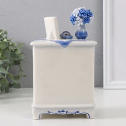 Сувенир музыкальный механический «Старинный комод с вазой с цветами», керамика, 7.5×10.6×18 см