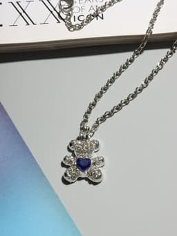 Кулон «Мишка», с сердечком, бело-синий в серебре, 40 см