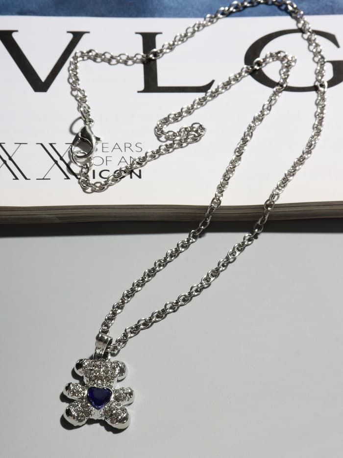 Кулон «Мишка», с сердечком, бело-синий в серебре, 40 см