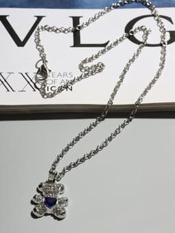 Кулон «Мишка», с сердечком, бело-синий в серебре, 40 см