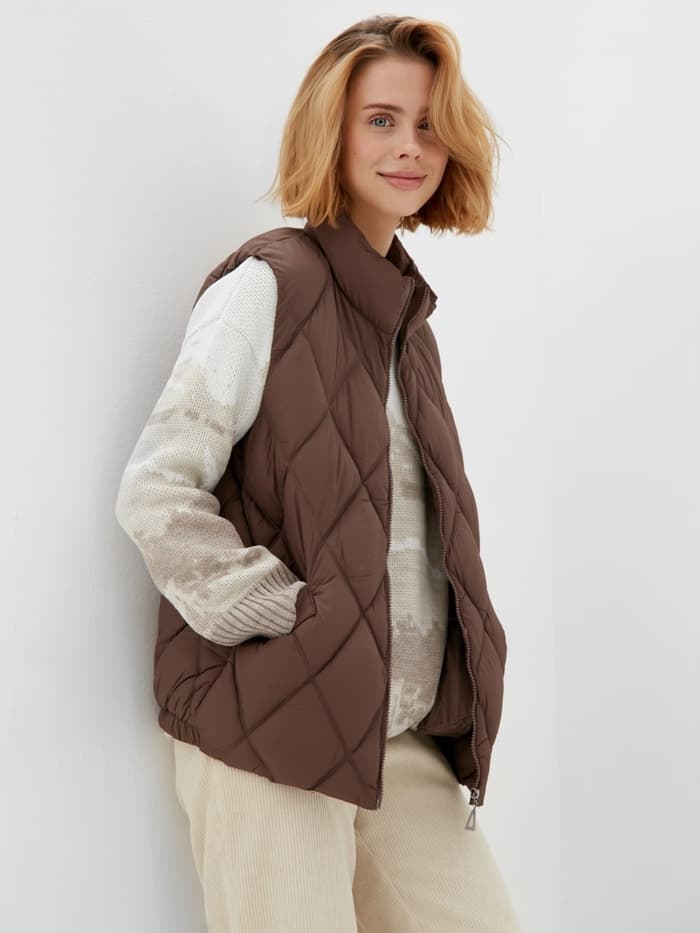 Жилет женский демисезонный на молнии Collorista, кофейный, размер 42