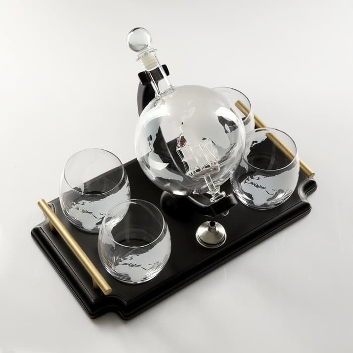 Мини-Бар «Карта мира», на подносе, на 4 персоны, штоф 930 мл, стаканы 300 мл, 19×34×23 см, стекло, дерево