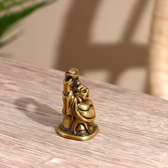 Сувенир «Хотэй, руки вверх», 4.5 см, латунь