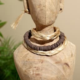 Сувенир на подставке «Бюст», 17×12.5×44 см, манговое дерево