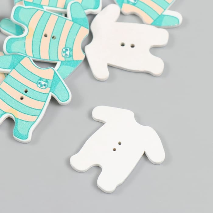 Пуговицы дерево для творчества 2 прокола «Комбинезон зелёный», набор 15 шт., 3.2×3.3 см