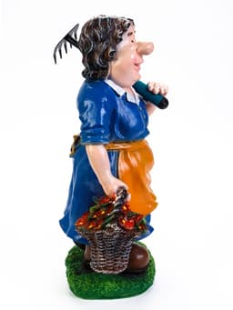 Садовая фигура из полистоуна «Баба с тяпкой», 63×23×27 см