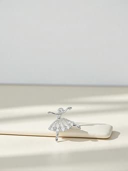 Брошь «Балерина», с бусинками, белая в серебре