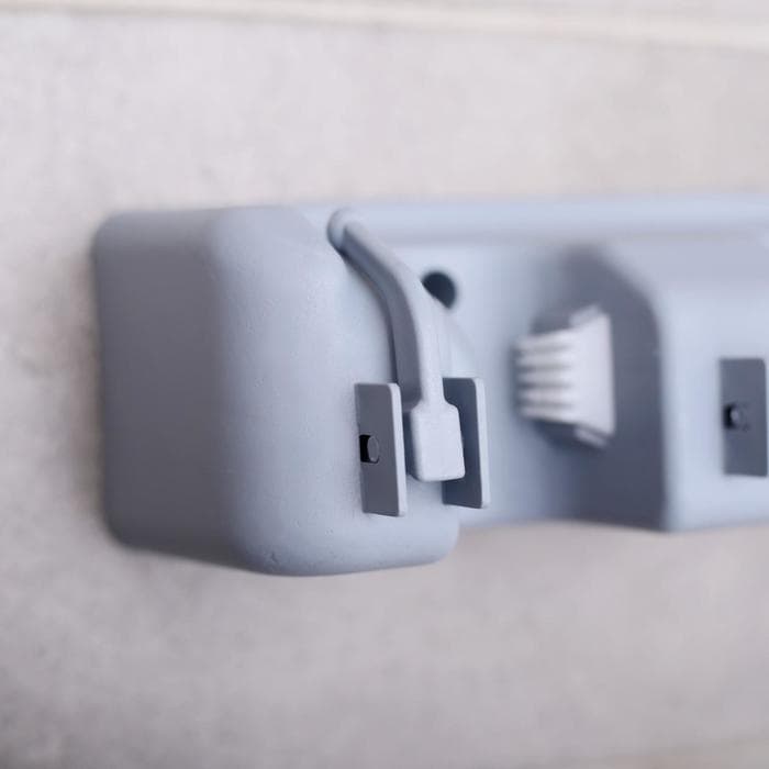 Держатель для уборочного инвентаря с крючками Доляна, 26×6×10 см, серый