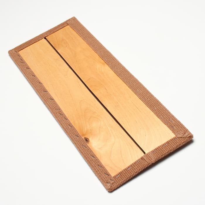 Когтеточка с пропиткой, 55×20 см, угловая, без меха, бежевая