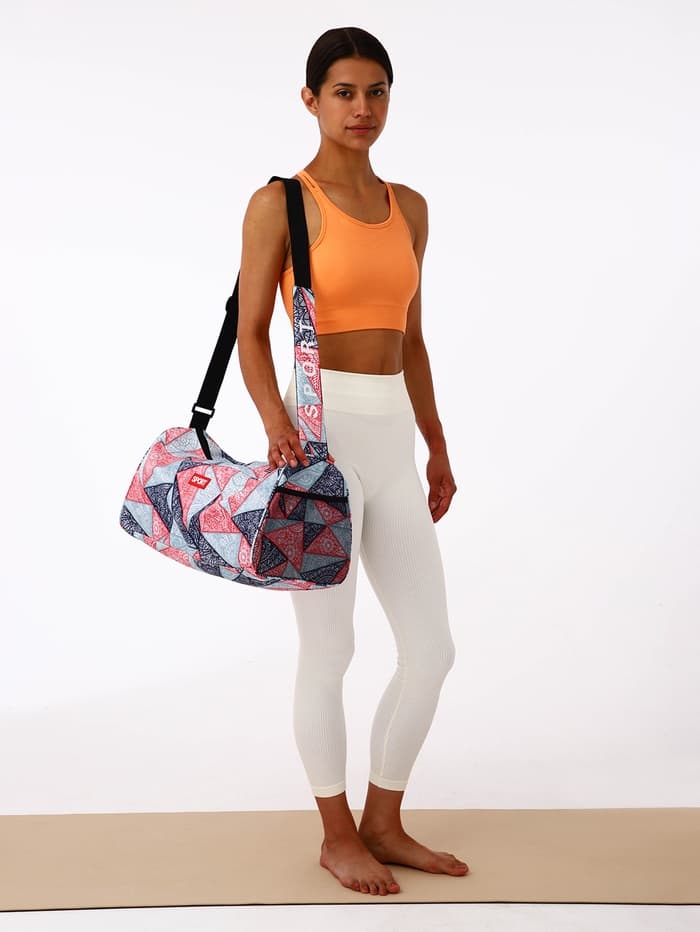 Сумка спортивная на молнии TEXTURA, боковой карман-сетка, регулируемый ремень, средний размер, красная