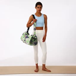 Сумка спортивная на молнии TEXTURA, боковой карман-сетка, регулируемый ремень, средний размер, зелёная