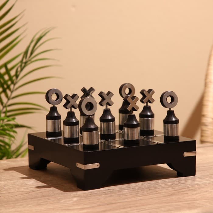 Игра настольная «Крестики-нолики», 20×20 см, манговое дерево, сталь