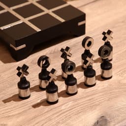 Игра настольная «Крестики-нолики», 20×20 см, манговое дерево, сталь