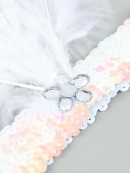 Повязка на голову с пером, цвет белый