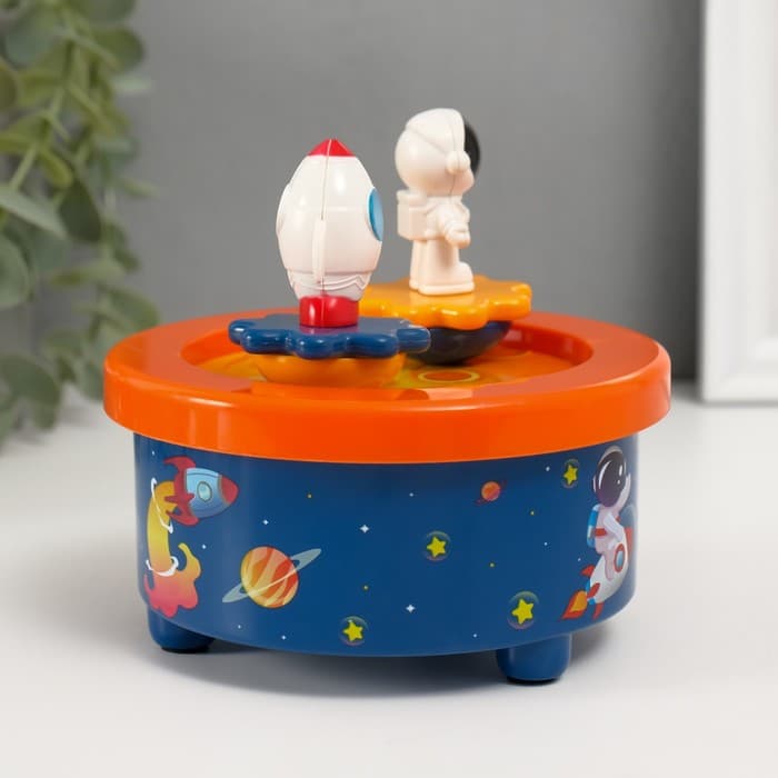 Сувенир музыкальный механический магнитный «Космические приключения», 12.2×12.2×11.5 см