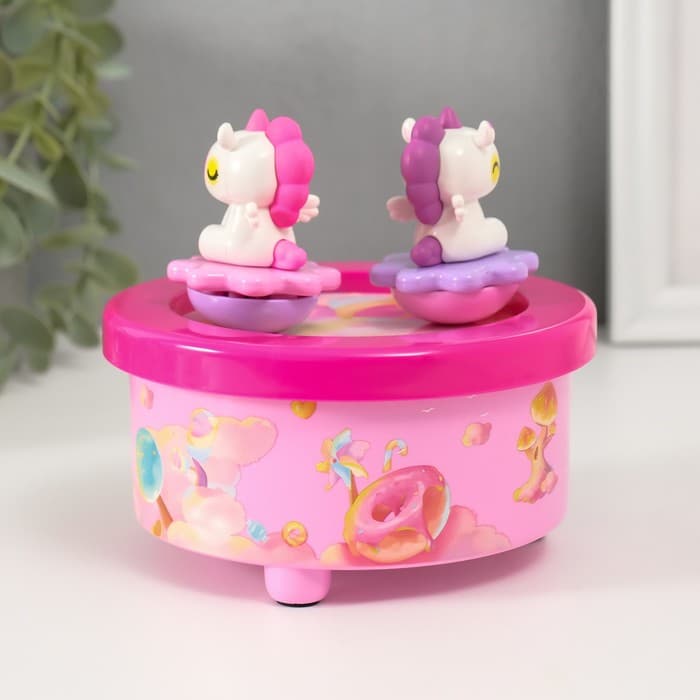 Сувенир музыкальный механический магнитный «Единороги», 12.2×12.2×11.5 см