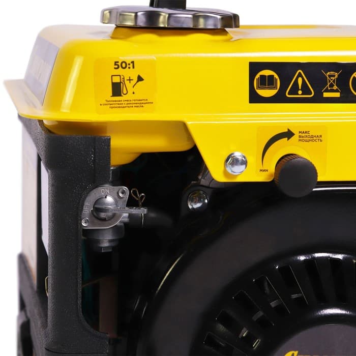 Генератор бензиновый инверторный CHAMPION IGG 1001, 2Т, 1.1 кВт, 220 В, 2.2 л, ручной старт