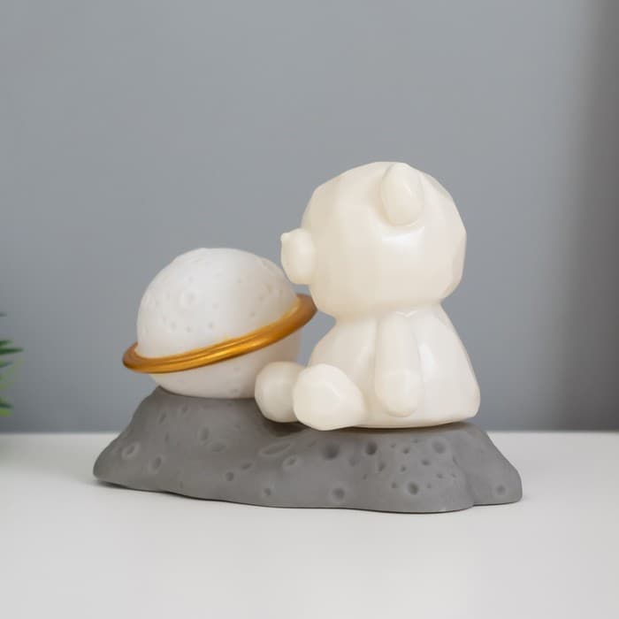 Фигурка светящаяся RISALUX «Медвежонок у Сатурна», LED-ночник, 2 Вт, LR44, 5×8×13 см