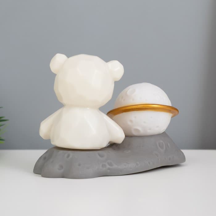 Фигурка светящаяся RISALUX «Медвежонок у Сатурна», LED-ночник, 2 Вт, LR44, 5×8×13 см