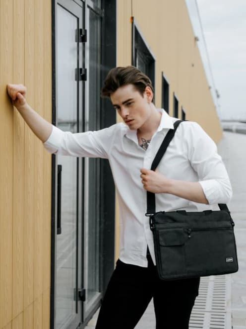 Сумка портфель HEIKKI NOVATION (ХЕЙКИ) с отделением для ноутбука 13-14", багажная лента, черная, 28х38х3 см, 272594