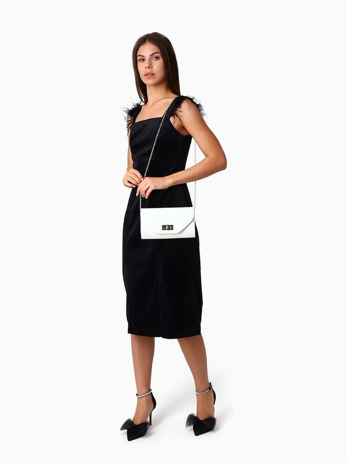 Сумка-клатч женская вечерняя на клапане, на золотистой цепочке, однотонная, белая