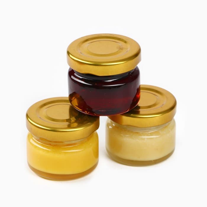 Подарочный набор новогодний «Согревайся этой зимой» 2 крем-мёда и варенье с шишками 3×30 г