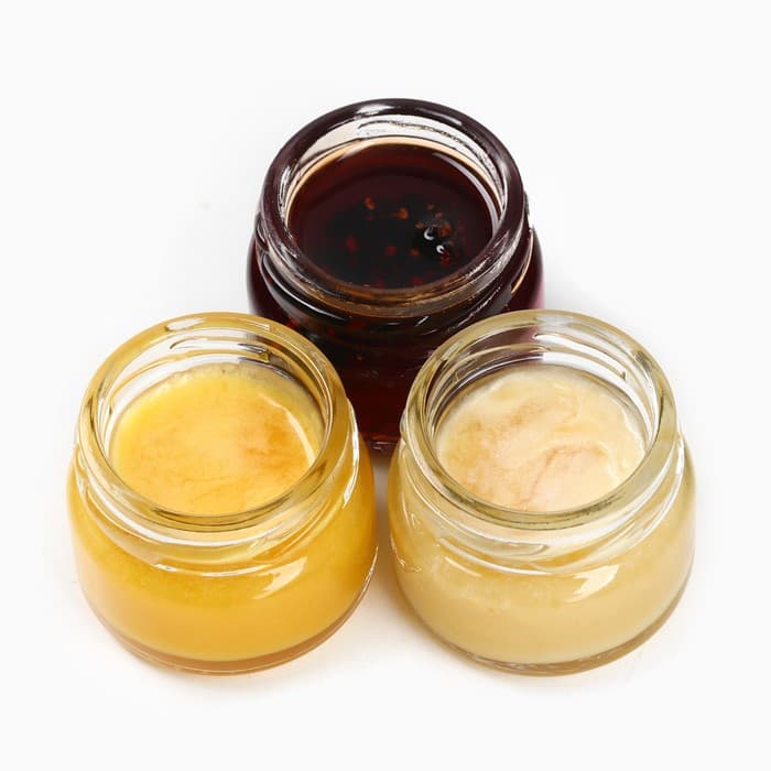 Подарочный набор новогодний «Согревайся этой зимой» 2 крем-мёда и варенье с шишками 3×30 г