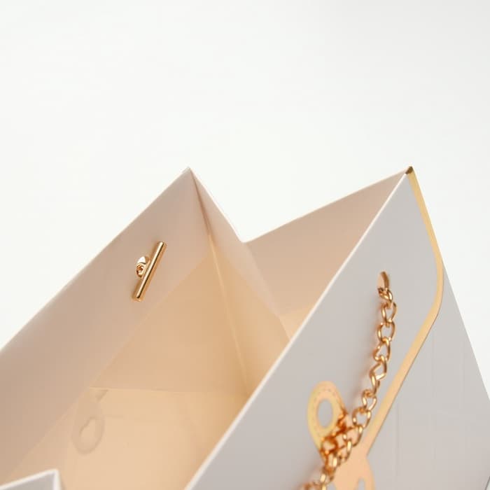 Пакет переноска для цветов, ручка цепь, «Белый», с золотым тиснением, 15×10.5×10 см