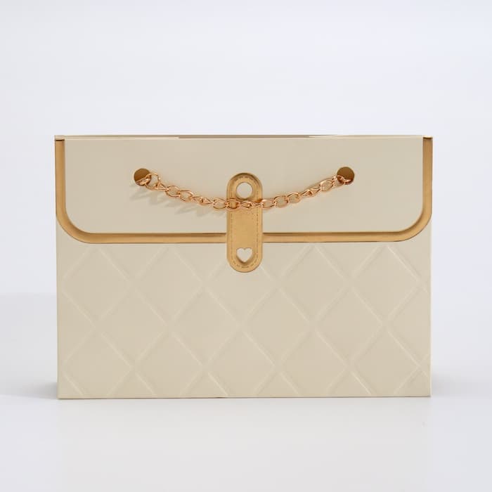 Пакет переноска для цветов, ручка цепь, «Кремовый», с золотым тиснением, 15×10.5×10 см