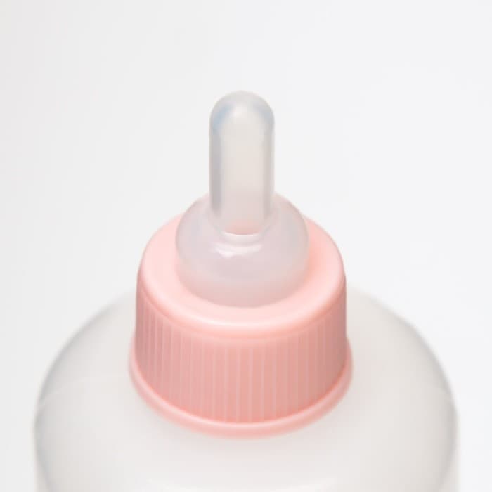 Бутылочка для вскармливания, 100 мл, с мерной шкалой, соска + воронка, пластик, розовая