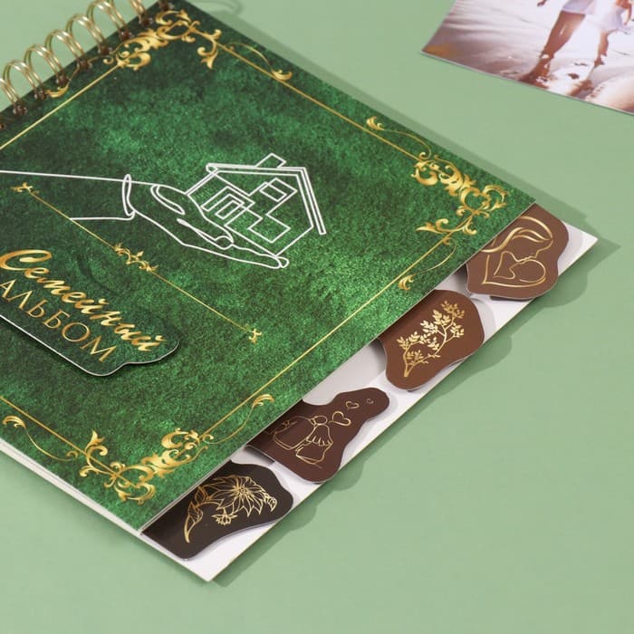 Фотоальбом на спирали 20 листов «Семейный альбом», объёмный элемент и 4 вкладки, 24×24 см