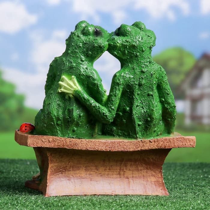 Садовая фигура из полистоуна «Лягушки на лавочке», 32×20×30 см
