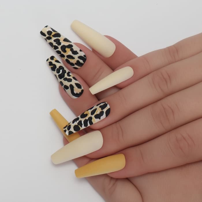 Накладные ногти «Леопард», 12 шт., с клеевыми пластинами, форма балерина, бежевые, чёрные