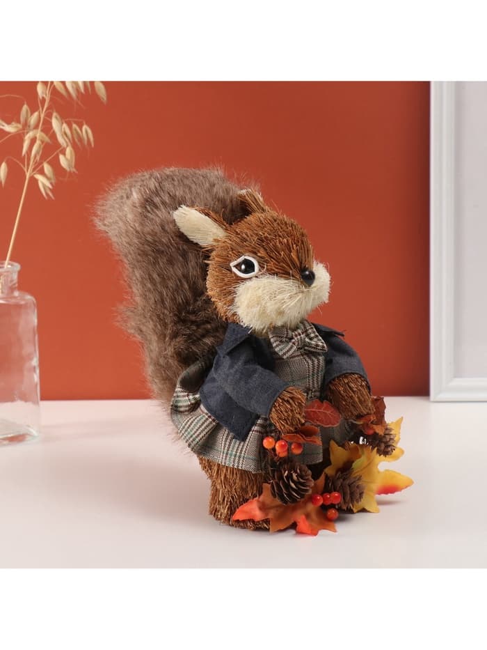 Фигурка «Бельчонок в пиджаке и бабочке, с осенним венком», 18×11×23 см