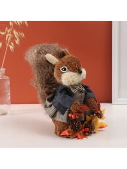 Фигурка «Бельчонок в пиджаке и бабочке, с осенним венком», 18×11×23 см