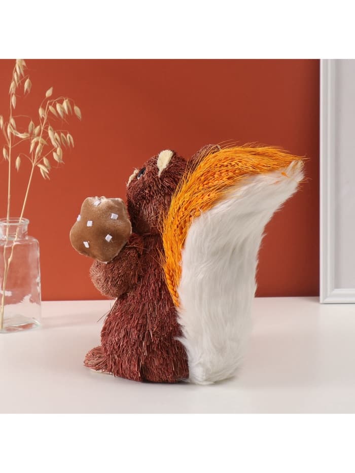 Фигурка «Белочка с грибочком, в хвостике рожь», 28×17×29.5 см