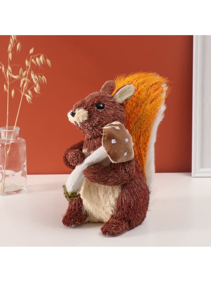 Фигурка «Белочка с грибочком, в хвостике рожь», 28×17×29.5 см