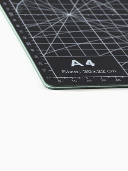 Мат для резки TEIRA, пятислойный, 30×22 см, А4, чёрный
