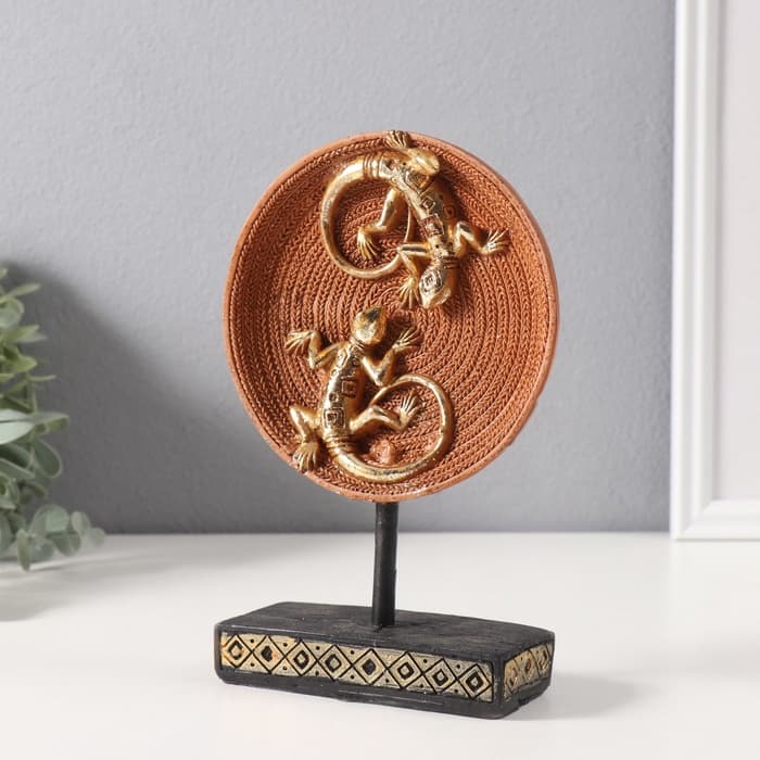 Фигурка полистоун «Две ящерицы на плетёном круге», золото, 5×12×20.5 см