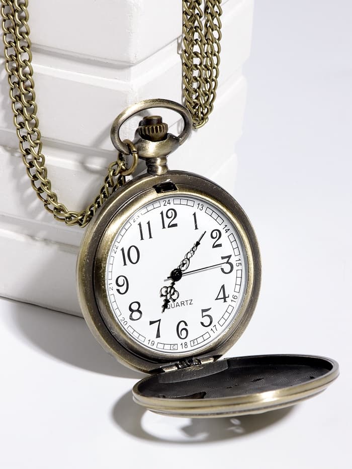 Часы карманные «Волки», кварцевые, цепочка l-40 см, d=4.5 см, золотистые