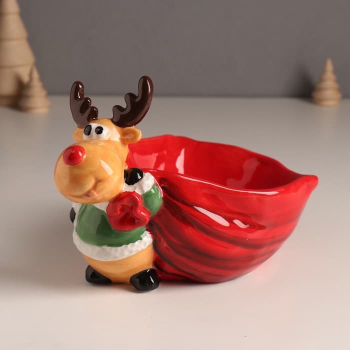 Фигурка - подставка для мелочей керамика «Лось в зелёной шубе с большим красным мешком», 12.5×19.1×13.1 см