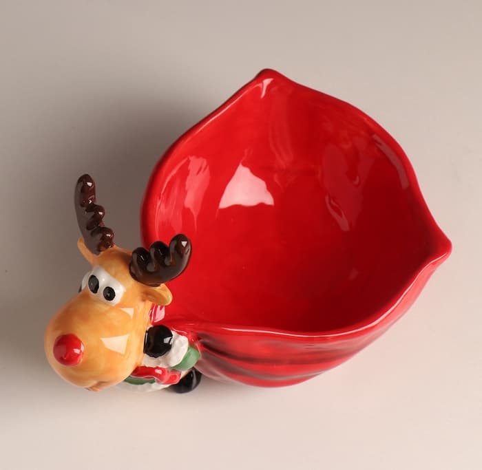 Фигурка - подставка для мелочей керамика «Лось в зелёной шубе с большим красным мешком», 12.5×19.1×13.1 см