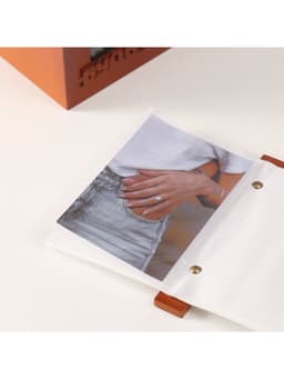 Фотоархив на 96 фото 10×15 см с фоторамкой 10×15 см «Будь рядом», красное дерево, 20×15×12 см