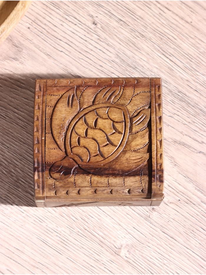 Шкатулка резная «Черепаха», 10×10×5 см, дерево соно