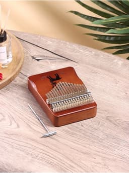 Сувенирный музыкальный инструмент «Калимба», 15×12×4 см, дерево сурен, сталь