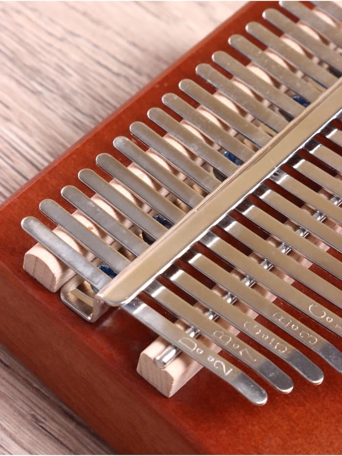 Сувенирный музыкальный инструмент «Калимба», 15×12×4 см, дерево сурен, сталь