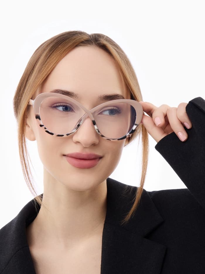 Очки женские имиджевые, прозрачные, дужка 14.2 см, ширина 14.1 см, линза 5.4×6.9 см