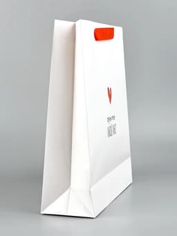 Пакет подарочный ламинированный «Люблю» 26×9×30 см