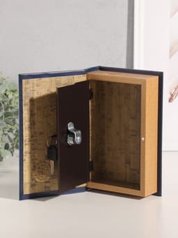 Шкатулка книга - сейф «Александр Дюма. Три мушкетёра», дерево, искусственная кожа, тиснение, 21×13×5 см