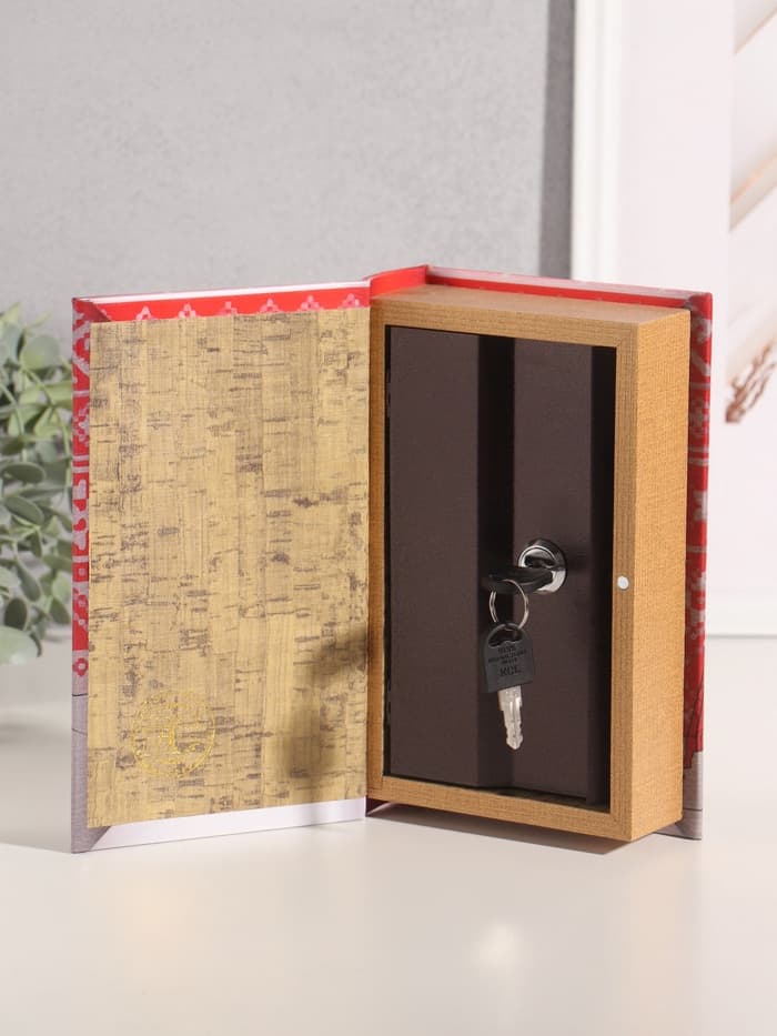 Шкатулка книга - сейф «Из России с любовью», дерево, искусственная кожа, тиснение, 21×13×5 см